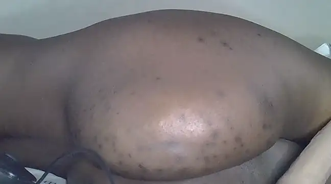 Snapshot of weusi12wetu chatting on February 28, 2025, 1:37 am weusi12wetu online show from February 28, 2025, 1:37 am