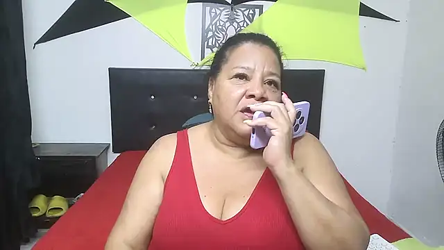 Snapshot of Shanttal0272 chatting on February 7, 2026, 1:04 pm Shanttal0272 online show from February 7, 2026, 1:04 pm