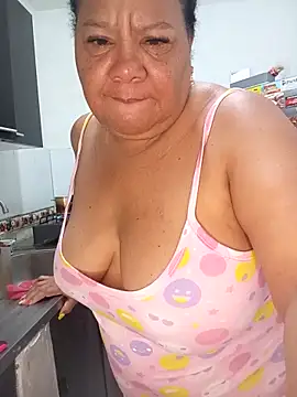 Snapshot of Shanttal0272 chatting on February 8, 2026, 1:36 pm Shanttal0272 online show from February 8, 2026, 1:36 pm