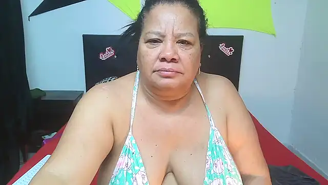 Snapshot of Shanttal0272 chatting on February 20, 2026, 1:55 pm Shanttal0272 online show from February 20, 2026, 1:55 pm