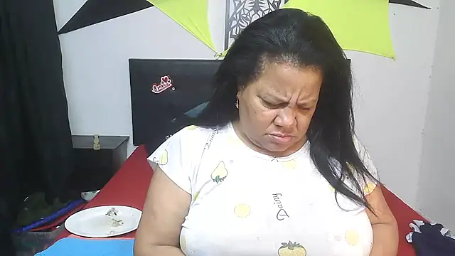 Snapshot of Shanttal0272 chatting on February 22, 2026, 2:04 pm Shanttal0272 online show from February 22, 2026, 2:04 pm