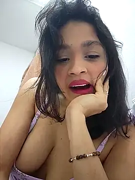 inti amor online show from March 19, 2025, 2:05 am