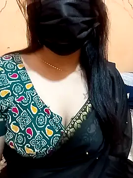 Snapshot of Beauty-khan chatting on October 27, 2025, 5:06 pm Beauty-khan online show from October 27, 2025, 5:06 pm
