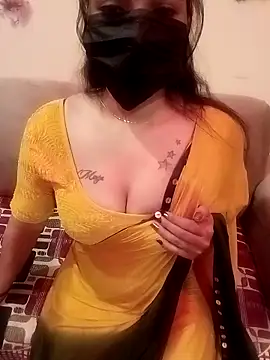 Snapshot of Beauty-khan chatting on November 20, 2025, 10:04 am Beauty-khan online show from November 20, 2025, 10:04 am