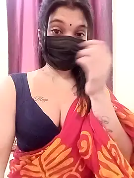 Snapshot of Beauty-khan chatting on December 19, 2025, 10:44 am Beauty-khan online show from December 19, 2025, 10:44 am