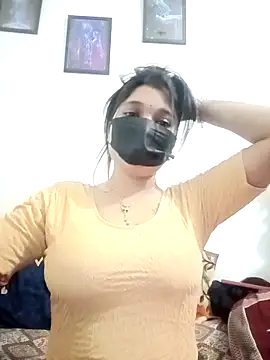 Snapshot of Beauty-khan chatting on February 11, 2026, 2:11 pm Beauty-khan online show from February 11, 2026, 2:11 pm