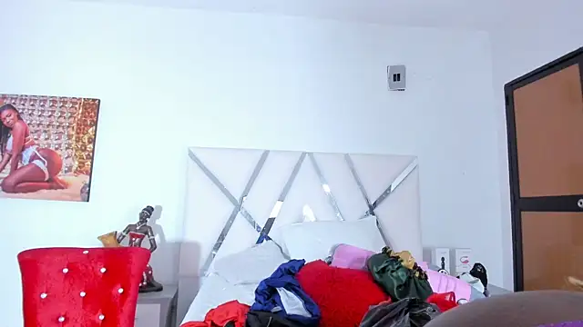 Snapshot of Christie_Wilde chatting on December 22, 2024, 12:38 pm Christie Wilde online show from December 22, 2024, 12:38 pm