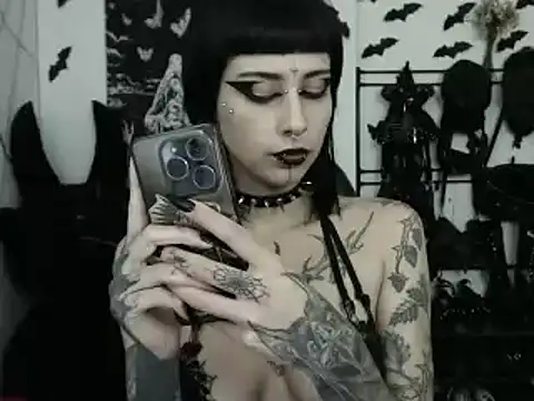 n0sferatus   online show from April 29, 2026, 2:48 am