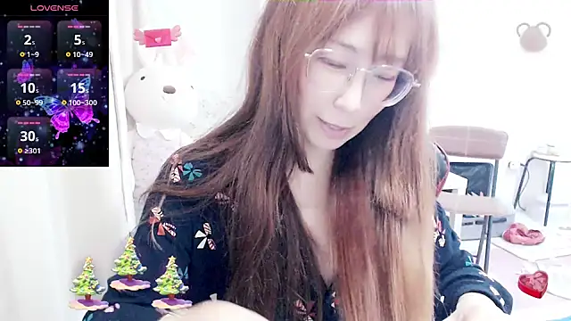 Snapshot of aFanny chatting on March 9, 2025, 2:10 pm aFanny online show from March 9, 2025, 2:10 pm