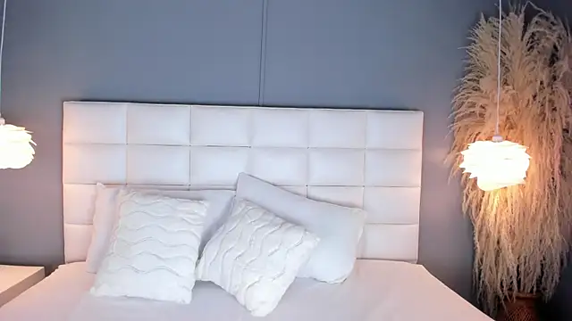 Snapshot of MiaCollson chatting on March 18, 2025, 5:10 pm MiaCollson online show from March 18, 2025, 5:10 pm