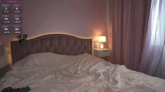 Snapshot of _Moon__Shine_ chatting on July 25, 2026, 4:54 am Moon Shine online show from July 25, 2026, 4:54 am