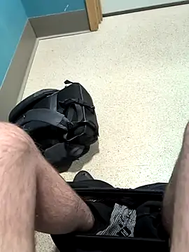 Alfie41105 online show from November 25, 2025, 5:02 pm