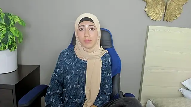 Snapshot of chaymae_nah_ chatting on December 6, 2024, 8:59 am chaymae nah online show from December 6, 2024, 8:59 am