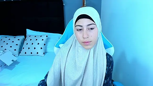 Snapshot of chaymae_nah_ chatting on December 19, 2024, 8:23 pm chaymae nah online show from December 19, 2024, 8:23 pm