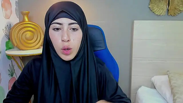 chaymae nah  online show from January 12, 2025, 8:25 am