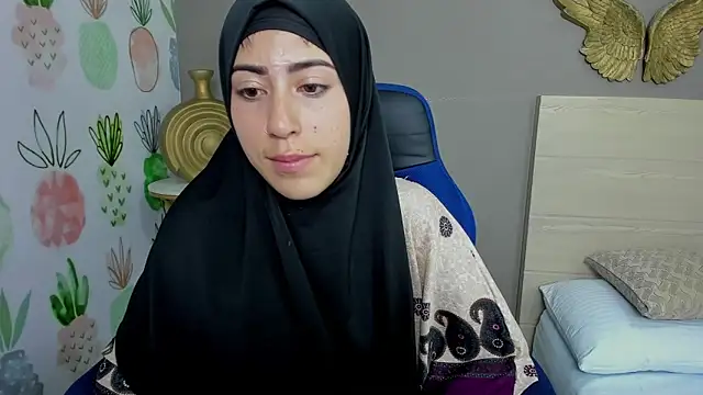 Snapshot of chaymae_nah_ chatting on January 15, 2025, 8:20 am chaymae nah online show from January 15, 2025, 8:20 am