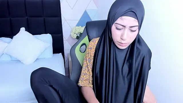 Snapshot of chaymae_nah_ chatting on January 23, 2025, 3:32 pm chaymae nah online show from January 23, 2025, 3:32 pm