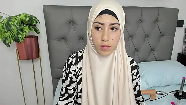 Snapshot of chaymae_nah_ chatting on February 10, 2025, 10:40 pm chaymae nah online show from February 10, 2025, 10:40 pm