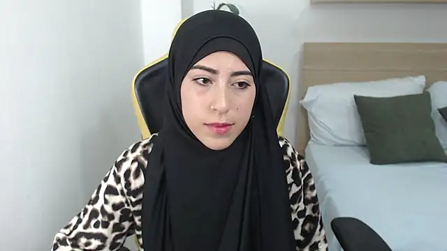 chaymae nah  online show from March 21, 2025, 3:35 pm