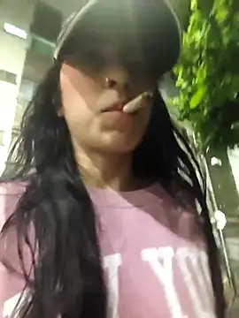 chaymae nah  online show from April 8, 2026, 6:13 am