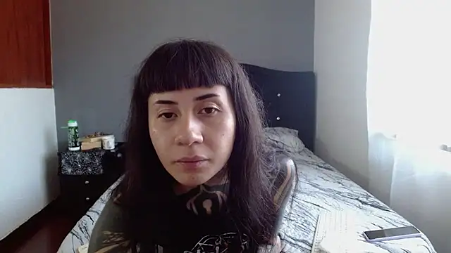 Snapshot of Emilia_1995 chatting on June 11, 2026, 2:26 pm Emilia 1995 online show from June 11, 2026, 2:26 pm