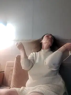 Snapshot of Evelina_cute chatting on December 4, 2024, 8:07 pm Evelina cute online show from December 4, 2024, 8:07 pm