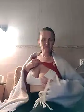 Snapshot of Evelina_cute chatting on December 26, 2024, 11:03 pm Evelina cute online show from December 26, 2024, 11:03 pm