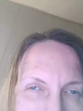 Snapshot of Evelina_cute chatting on December 28, 2024, 5:14 pm Evelina cute online show from December 28, 2024, 5:14 pm