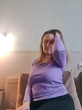 Snapshot of Evelina_cute chatting on January 19, 2025, 11:34 am Evelina cute online show from January 19, 2025, 11:34 am