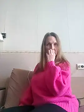 Snapshot of Evelina_cute chatting on February 4, 2025, 12:44 pm Evelina cute online show from February 4, 2025, 12:44 pm