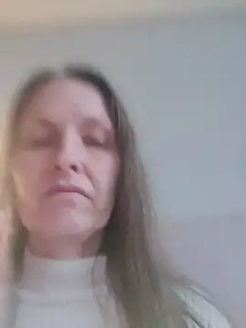 Snapshot of Evelina_cute chatting on March 10, 2025, 3:09 pm Evelina cute online show from March 10, 2025, 3:09 pm