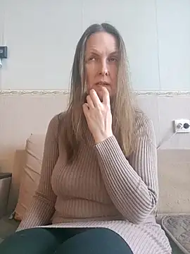 Snapshot of Evelina_cute chatting on March 13, 2025, 8:26 am Evelina cute online show from March 13, 2025, 8:26 am