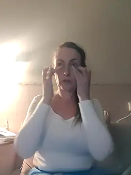 Snapshot of Evelina_cute chatting on September 22, 2025, 8:11 pm Evelina cute online show from September 22, 2025, 8:11 pm