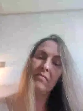 Snapshot of Evelina_cute chatting on September 28, 2025, 11:59 am Evelina cute online show from September 28, 2025, 11:59 am