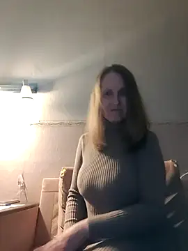 Snapshot of Evelina_cute chatting on October 11, 2025, 5:55 pm Evelina cute online show from October 11, 2025, 5:55 pm