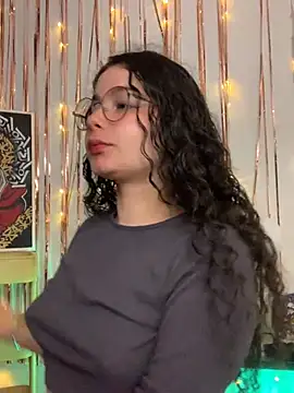 Snapshot of Antoniart_ chatting on January 3, 2025, 2:43 am Antoniart online show from January 3, 2025, 2:43 am