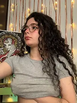 Snapshot of Antoniart_ chatting on January 5, 2025, 2:38 am Antoniart online show from January 5, 2025, 2:38 am