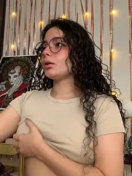 Snapshot of Antoniart_ chatting on January 14, 2025, 3:32 am Antoniart online show from January 14, 2025, 3:32 am