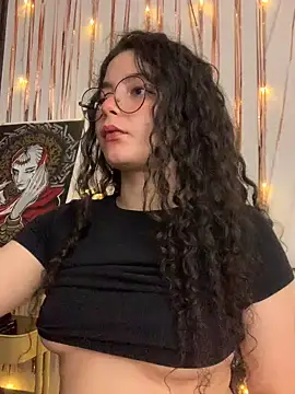 Snapshot of Antoniart_ chatting on January 16, 2025, 1:37 am Antoniart online show from January 16, 2025, 1:37 am