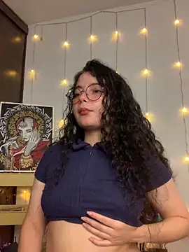 Snapshot of Antoniart_ chatting on February 4, 2025, 2:28 am Antoniart online show from February 4, 2025, 2:28 am