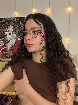 Snapshot of Antoniart_ chatting on February 12, 2025, 12:48 am Antoniart online show from February 12, 2025, 12:48 am