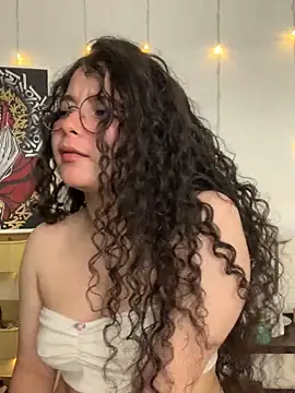 Snapshot of Antoniart_ chatting on February 13, 2025, 1:29 am Antoniart online show from February 13, 2025, 1:29 am