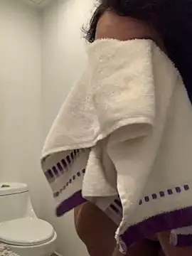 Snapshot of Antoniart_ chatting on February 13, 2025, 10:44 am Antoniart online show from February 13, 2025, 10:44 am