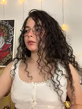 Snapshot of Antoniart_ chatting on February 14, 2025, 12:41 am Antoniart online show from February 14, 2025, 12:41 am