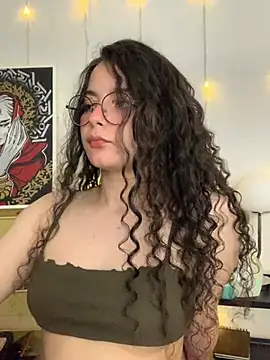 Snapshot of Antoniart_ chatting on February 16, 2025, 2:09 am Antoniart online show from February 16, 2025, 2:09 am