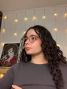 Snapshot of Antoniart_ chatting on February 18, 2025, 4:15 am Antoniart online show from February 18, 2025, 4:15 am