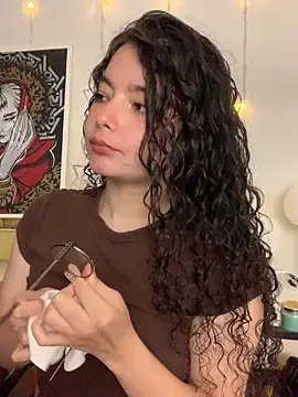 Snapshot of Antoniart_ chatting on February 19, 2025, 1:40 am Antoniart online show from February 19, 2025, 1:40 am