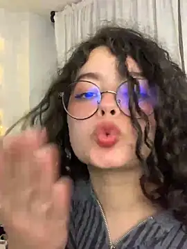 Snapshot of Antoniart_ chatting on February 21, 2025, 2:06 am Antoniart online show from February 21, 2025, 2:06 am