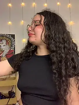 Snapshot of Antoniart_ chatting on March 5, 2025, 3:51 am Antoniart online show from March 5, 2025, 3:51 am