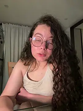 Snapshot of Antoniart_ chatting on March 13, 2025, 7:20 am Antoniart online show from March 13, 2025, 7:20 am